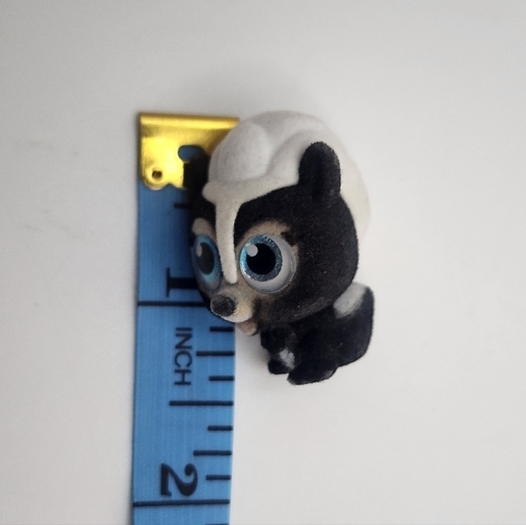 Disney Doorables Series 5 Special Edition "Flower" From Bambi Figurine - Picture 6 of 9